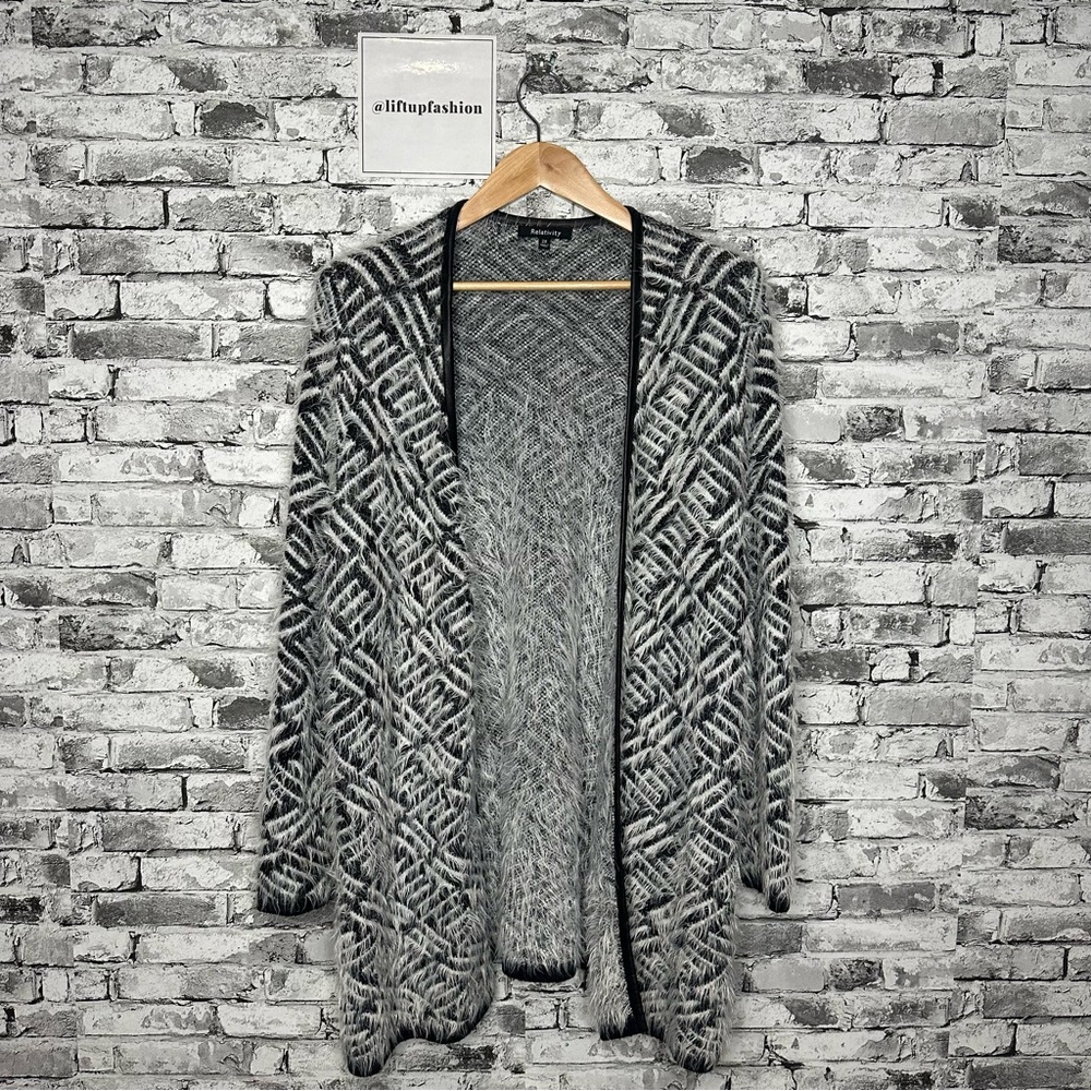 EUC Relativity Textured Black and White Cardigan Sweater Size 2X